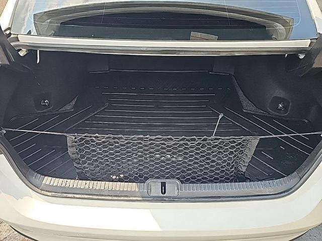 Photo of 2019 Eminent White Pearl Lexus ES 300h