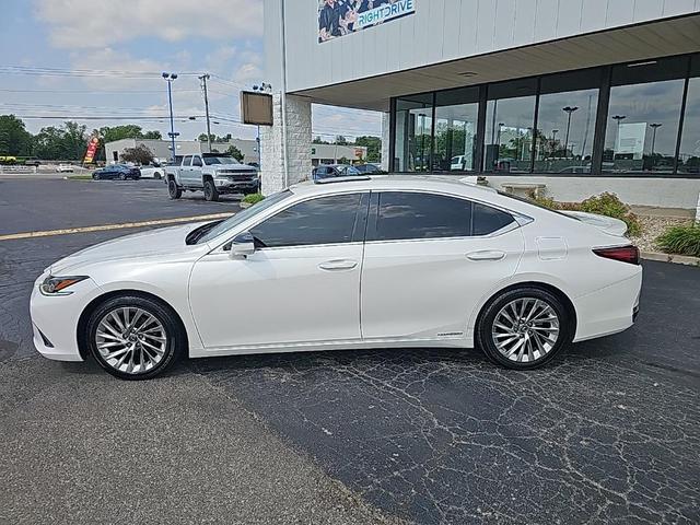 Photo of 2019 Eminent White Pearl Lexus ES 300h