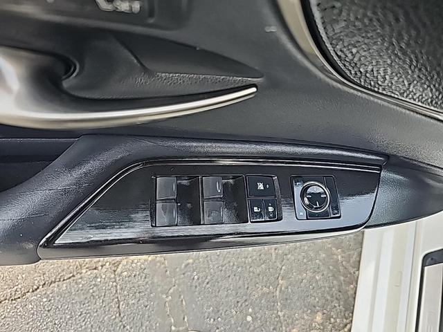 Photo of 2019 Eminent White Pearl Lexus ES 300h