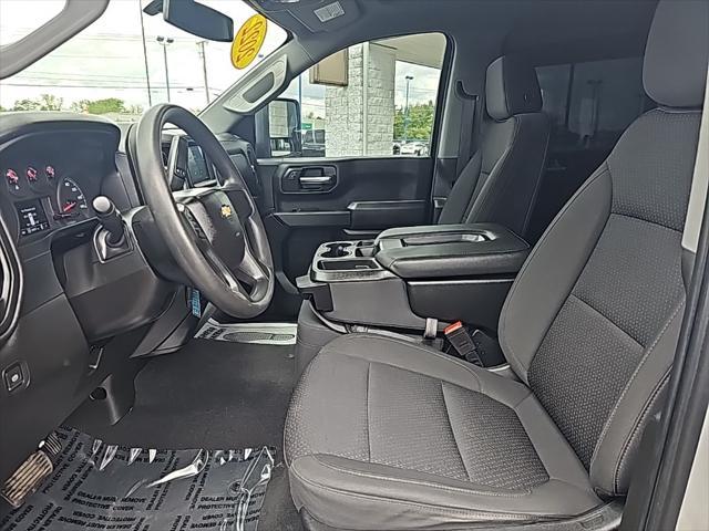 Photo of 2022 Silver Ice Metallic Chevrolet Silverado 2500
