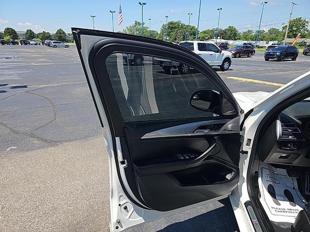 Photo of 2023 Alpine White BMW X3