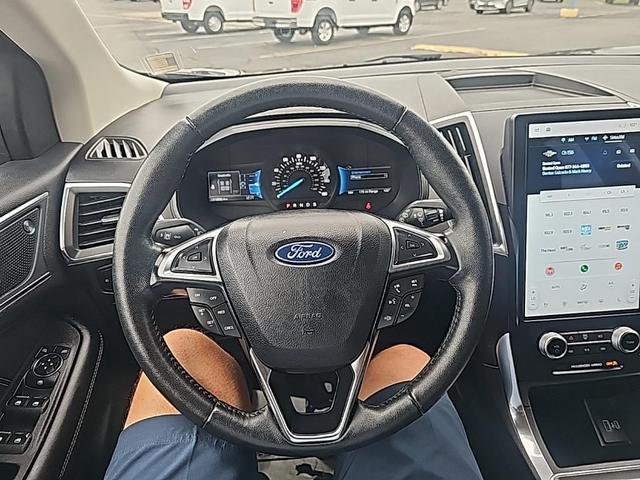 Photo of 2024 Burgundy Ford Edge