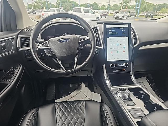 Photo of 2024 Burgundy Ford Edge