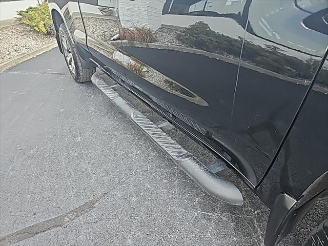 Photo of 2019 Black Chevrolet Silverado 1500