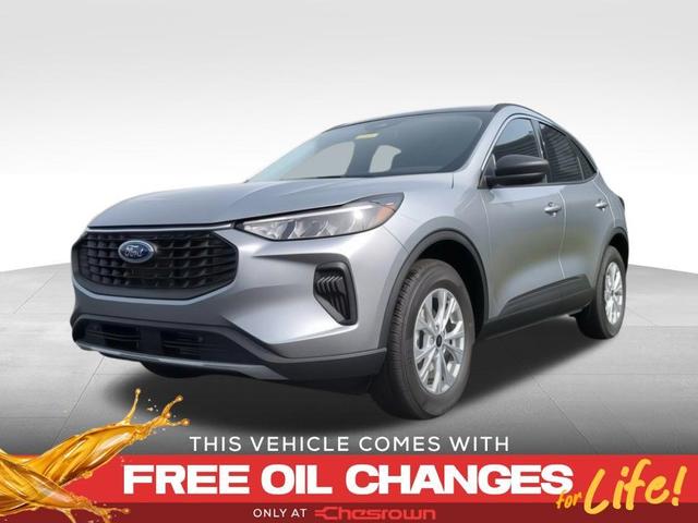 Photo of 2024 Iconic Silver Metallic Ford Escape