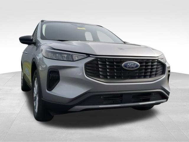 Photo of 2024 Iconic Silver Metallic Ford Escape