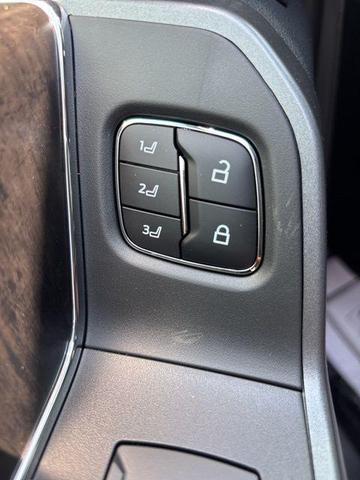 Photo of 2025 Black Metallic Ford F-250
