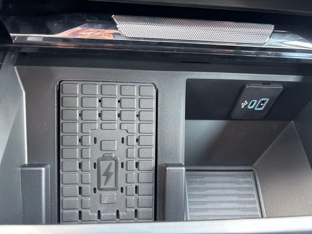 Photo of 2025 Black Metallic Ford F-250