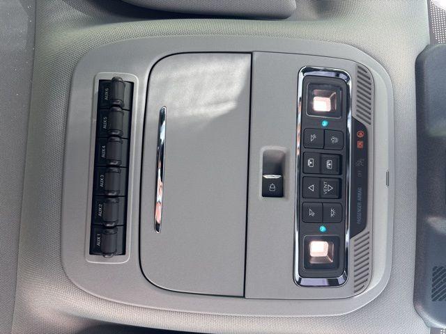 Photo of 2025 Black Metallic Ford F-250