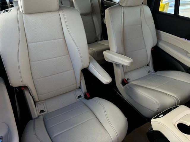 Photo of 2025  Mercedes-Benz GLS 450