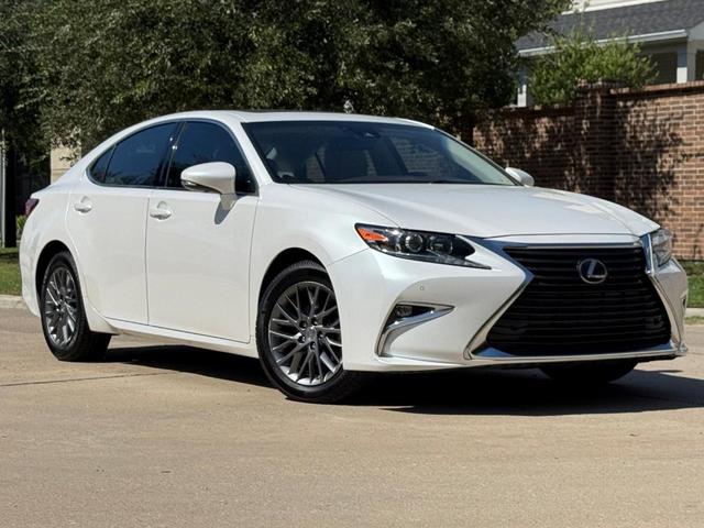 Photo of 2018 White Pearl Lexus ES 350