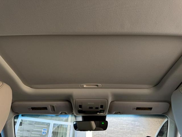 Photo of 2018 White Pearl Lexus ES 350