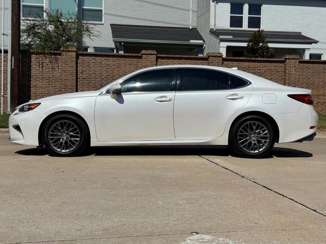 Photo of 2018 White Pearl Lexus ES 350
