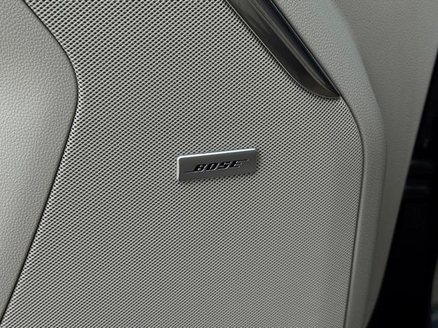 Photo of 2022 Hunter Metallic GMC Yukon