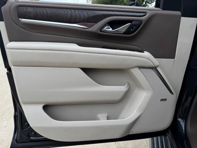 Photo of 2022 Hunter Metallic GMC Yukon