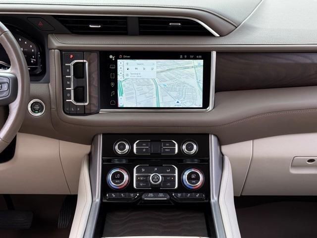 Photo of 2022 Hunter Metallic GMC Yukon