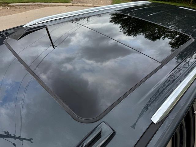 Photo of 2022 Hunter Metallic GMC Yukon