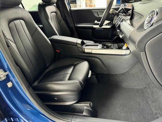 Photo of 2024 Starling Blue Metallic Mercedes-Benz GLB 250
