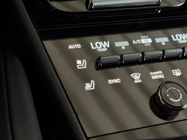 Photo of 2024 Black Porsche Cayenne