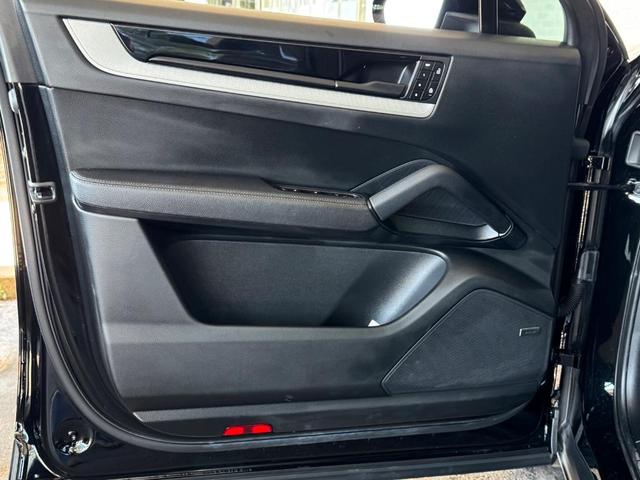 Photo of 2024 Black Porsche Cayenne
