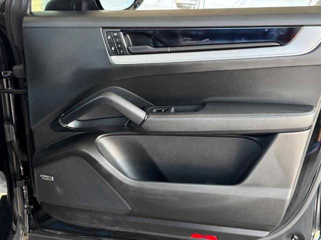 Photo of 2024 Black Porsche Cayenne