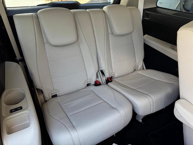 Photo of 2024 Polar White Mercedes-Benz GLS 450