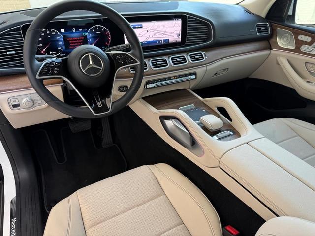 Photo of 2024 Polar White Mercedes-Benz GLS 450