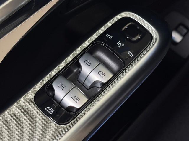 Photo of 2025 Polar White Mercedes-Benz E-Class