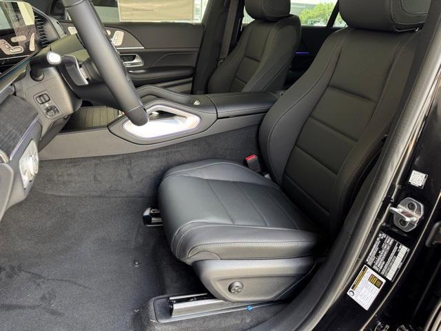 Photo of 2025 Obsidian Black Mercedes-Benz GLS 450