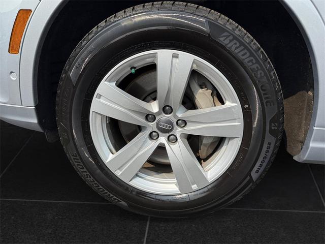 Photo of 2019 Florett Silver Metallic Audi Q7