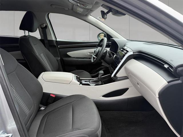 Photo of 2024 Shimmering Silver Hyundai TUCSON