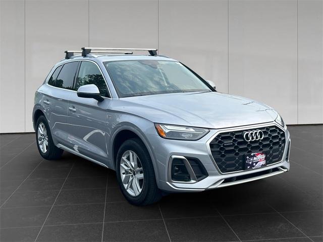 Photo of 2022 Florett Silver Metallic Audi Q5
