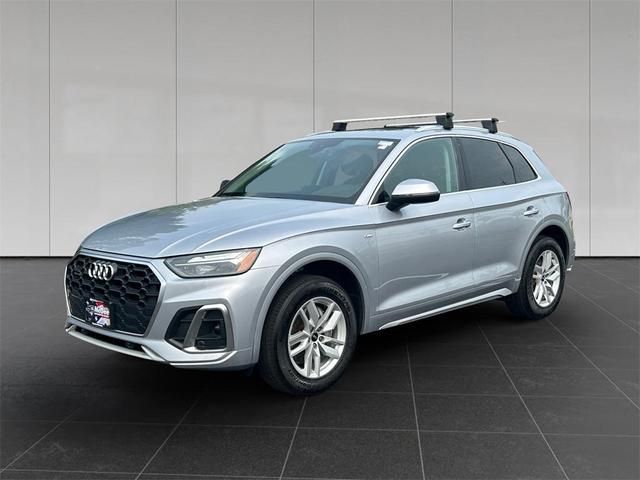 Photo of 2022 Florett Silver Metallic Audi Q5