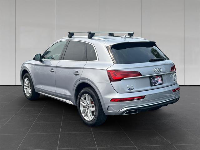 Photo of 2022 Florett Silver Metallic Audi Q5