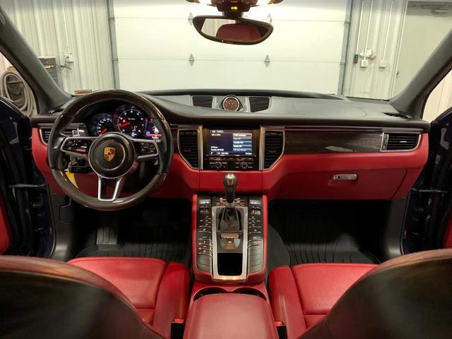 Photo of 2015 Blue Porsche Macan
