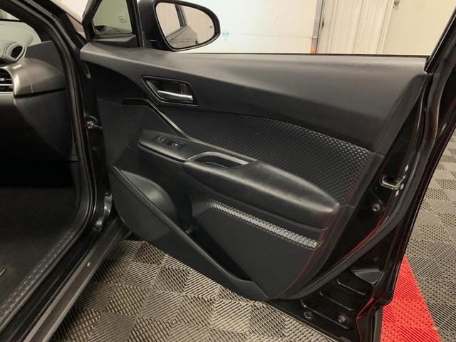 Photo of 2018 Black Toyota C-HR
