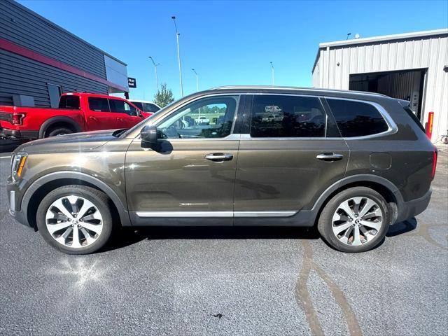 Photo of 2020 Green Kia Telluride