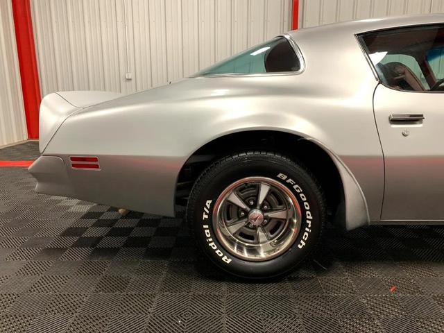 Photo of 1976 Silver Pontiac Firebird