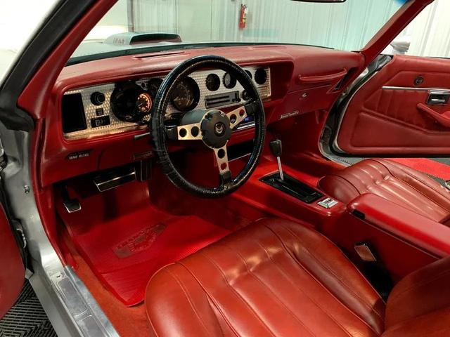 Photo of 1976 Silver Pontiac Firebird