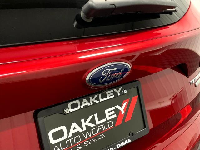 Photo of 2017 Red Ford Escape