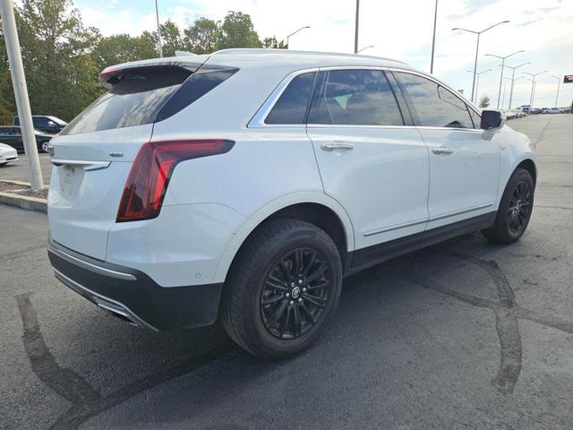 Photo of 2021 White Cadillac XT5