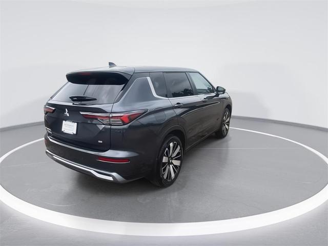 Photo of 2025 Graphite Gray Mitsubishi Outlander