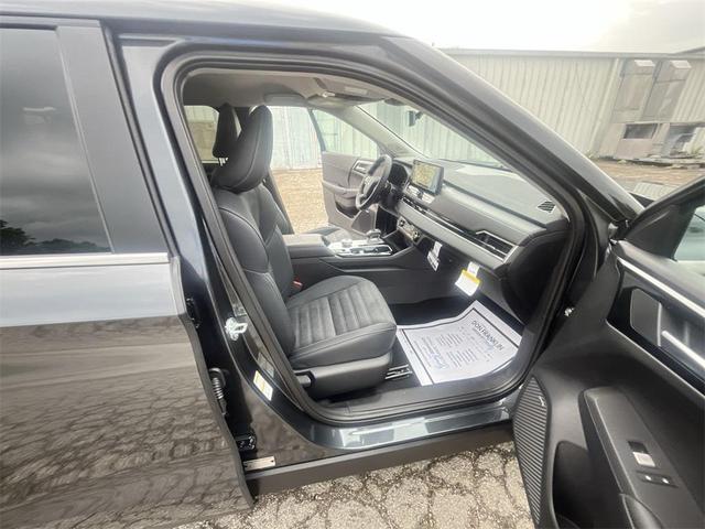 Photo of 2025 Graphite Gray Mitsubishi Outlander