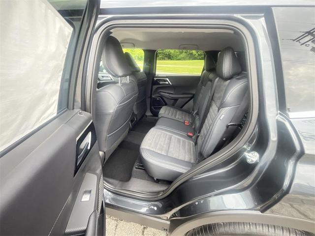 Photo of 2025 Graphite Gray Mitsubishi Outlander