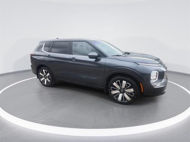 Photo of 2025 Graphite Gray Mitsubishi Outlander