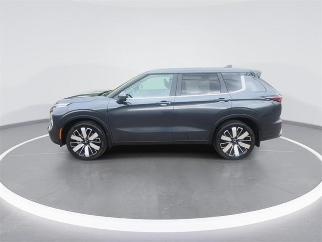Photo of 2025 Graphite Gray Mitsubishi Outlander
