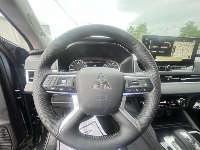 Photo of 2025 Graphite Gray Mitsubishi Outlander