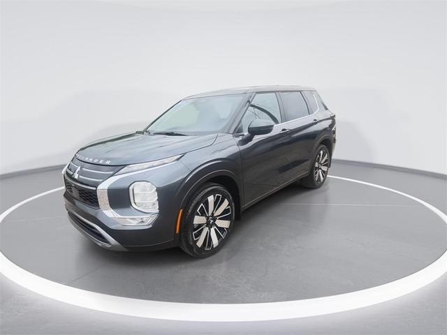 Photo of 2025 Graphite Gray Mitsubishi Outlander
