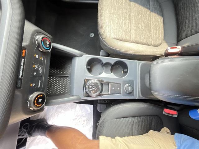 Photo of 2022 Iconic Silver Metallic Ford Bronco Sport