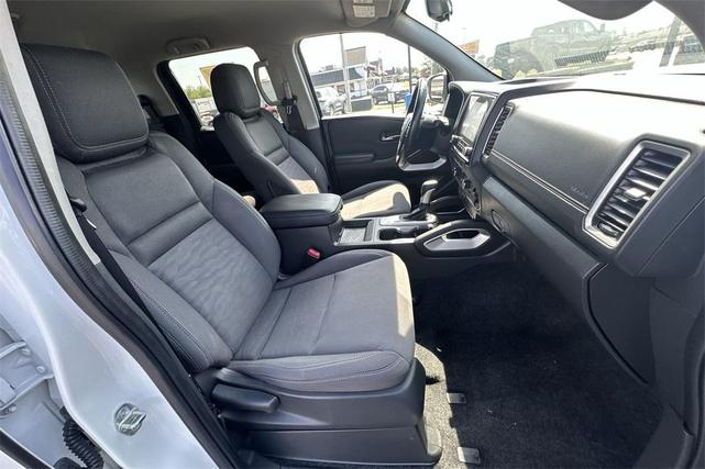 Photo of 2022 Glacier White Nissan Frontier